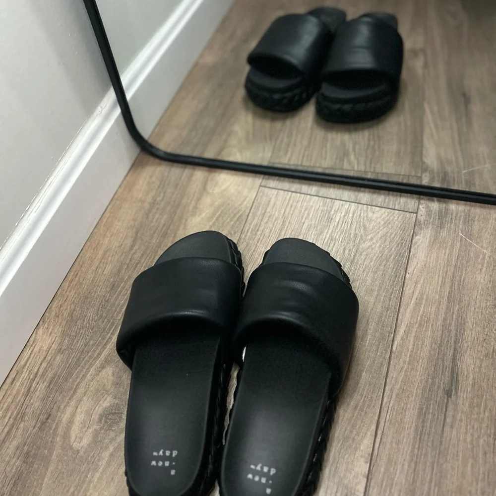 Black Braided Slide Sandals - Picture 4 of 7